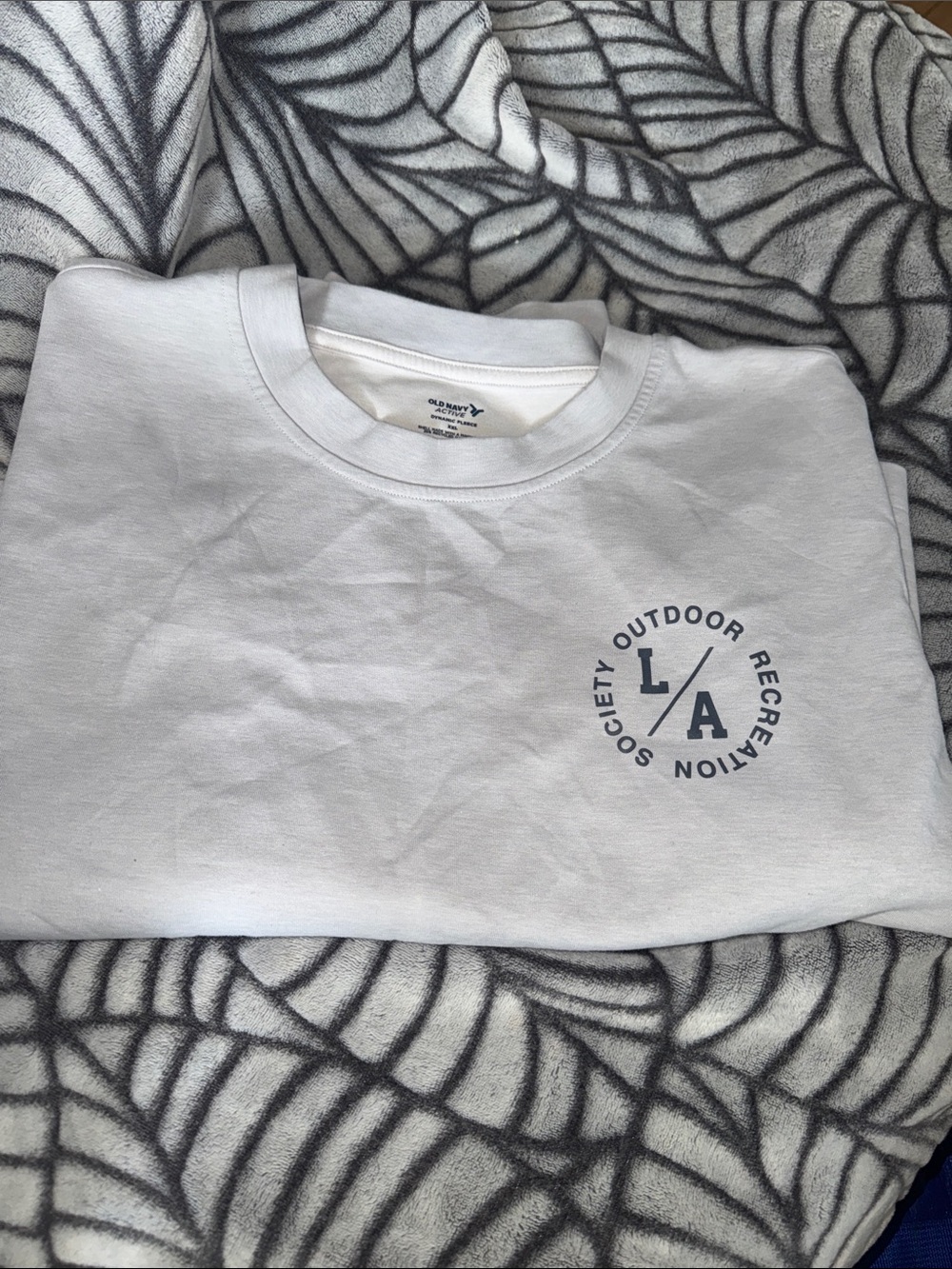 Old Navy Cropped Long Sleeve Active w/ Graphic Front & Back - Size XXL